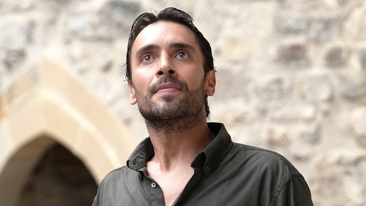 Ulas Tuna Astepe i Sinem Unsal ponovo oduševili publiku: Najbolji glumci i serija 2025. prema izboru Turkcats