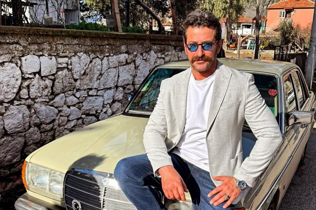 Burc Kumbetlioglu – glumac čiji lik u seriji Uzak Sehir | Daleki grad izaziva snažne reakcije publike