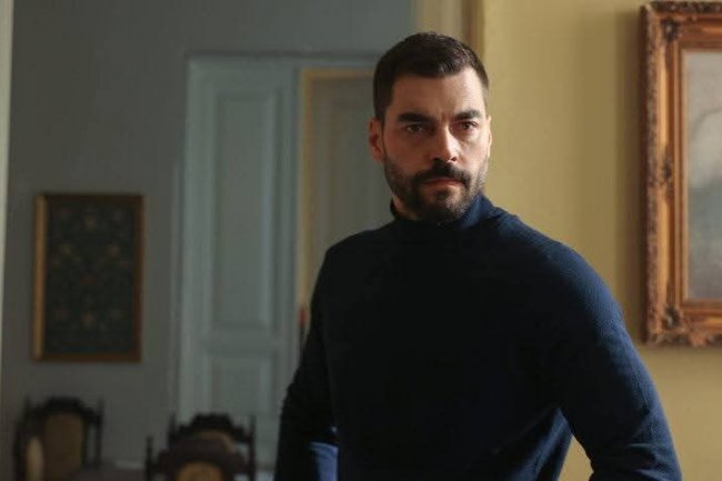 Veliaht | Prestolonaslednik – 23. epizoda: Tajne izlaze na videlo, porodica Karsli na ivici sloma