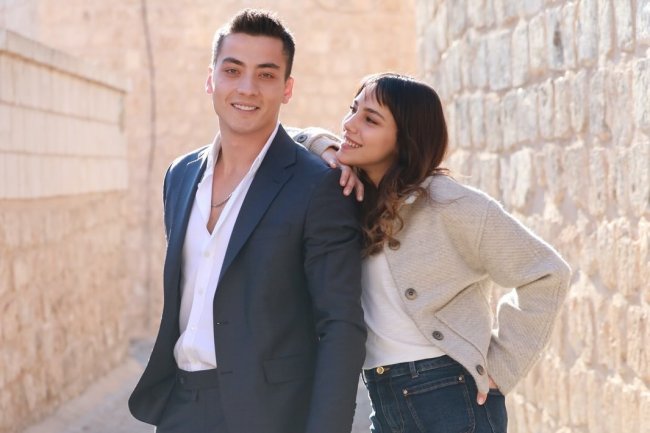 Ljubav sa seta serije Uzak Sehir | Daleki grad: Dilin Doger potvrdila vezu sa kolegom