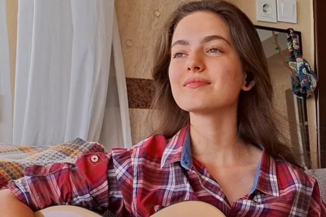 Neprijatna scena na iftaru: Ava Yaman napustila događaj nakon sukoba njenog oca sa novinarima