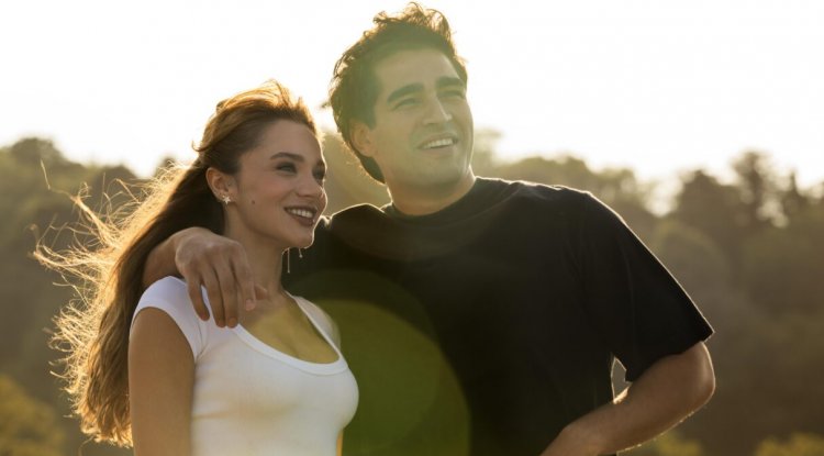 Stiže Bize Bisey Olmaz | Nama se ništa neće desiti – Priča o ljubavi koja ne poznaje granice!