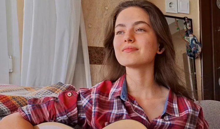 Neprijatna scena na iftaru: Ava Yaman napustila događaj nakon sukoba njenog oca sa novinarima