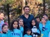 Ozan Akbaba i Sinem Unsal ugostili mališane na setu serije Uzak Sehir | Daleki grad – Pesma i suze radosnice u Mardinu!