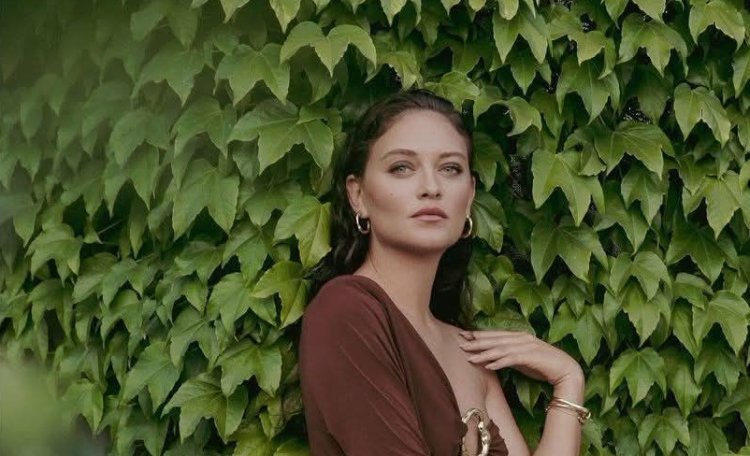 Elifcan Ongurlar u novoj seriji Haysiyet | Dostojanstvo: Poznata glumica postaje snaha porodice Karliova – Otkriveni novi detalji!