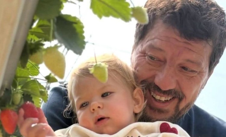 EMOTIVNA ISPOVEST ILKERA AKSUMA: „Postao sam otac u 53. godini i shvatio kolika je praznina bila u meni“