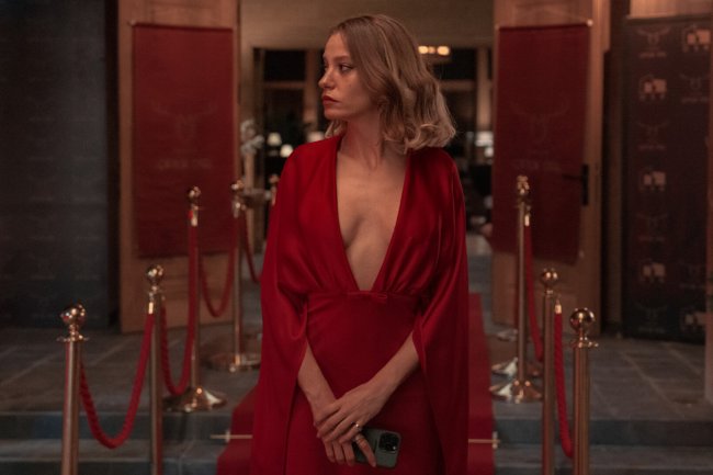 STIGLA 3. SEZONA: Serenay Sarikaya se vraća na u hitu Kimler Geldi Kimler Gecti | Hvala, sledeći!