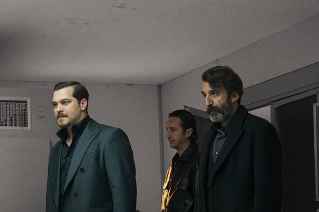 OSVETA I HAOS: Ešref kreće u odlučujući napad u 44. epizodi serije Esref Ruya | Ešrefov san