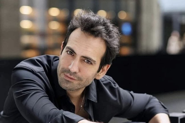 GLUMAČKA BOMBA ZA LETO: Bugra Gulsoy se pridružio Eda Ece i Sevval Sam u novoj hit komediji!