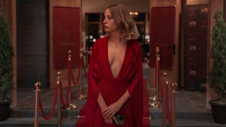 STIGLA 3. SEZONA: Serenay Sarikaya se vraća na u hitu Kimler Geldi Kimler Gecti | Hvala, sledeći!