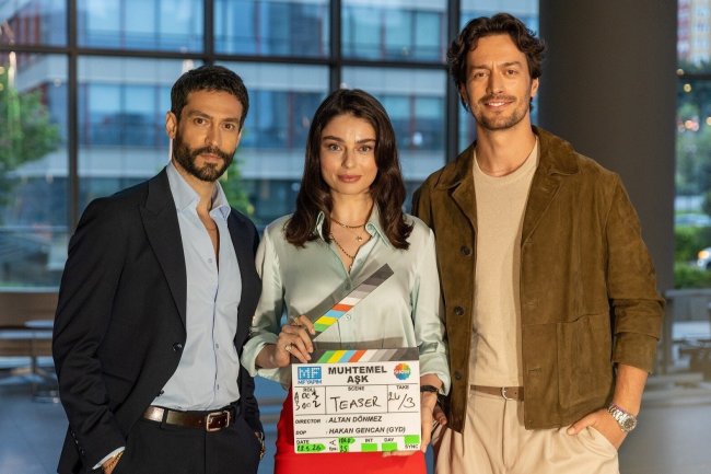 Ayca Aysin Turan, Ekin Koc i Feyyaz Serifoglu u novoj hit seriji Muhtemel Ask | Moguća ljubav!