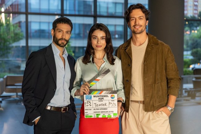 Ayca Aysin Turan, Ekin Koc i Feyyaz Serifoglu u novoj hit seriji Muhtemel Ask!