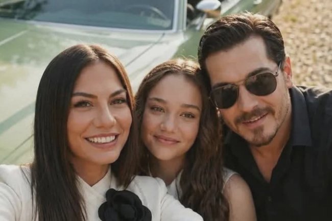 Kolege otpratile Cagataya Ulusoya nakon finala serije Esref Ruya | Ešrefov san!