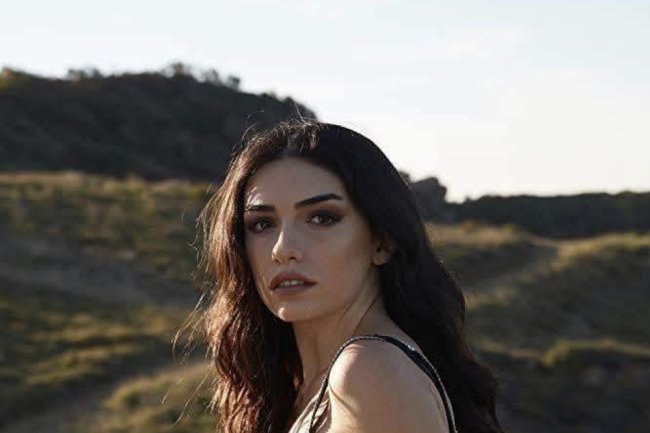 Hazar Erguclu u pregovorima za novu ulogu u seriji Tasacak Bu Deniz