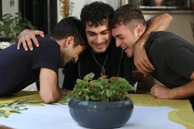 Alti Ustu Istanbul – 11. epizoda: Iznenadna opasnost pretvara slavlje u dramu