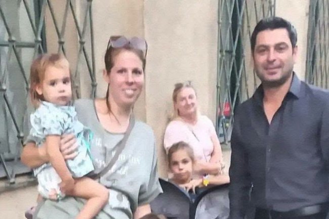 Dirljivo iskustvo jedne majke na setu u Budimpešti: Susret sa Ozanom Akbabom i tursko gostoprimstvo koje se ne zaboravlja
