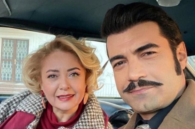 Murat Unalmis obradovao koleginicu: Sibel Tascioglu dobila poseban poklon na snimanju serije Gunesin Dogdugu Yer