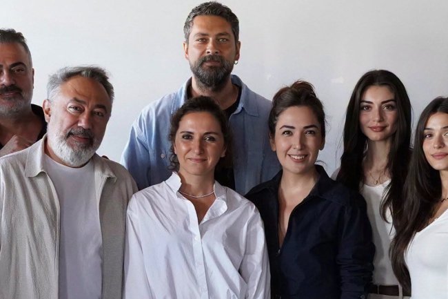 Nova serija produkcije OGM Pictures Karakuyu: Ozge Torer i Onur Tuna predvode ekipu na prvoj čitajućoj probi