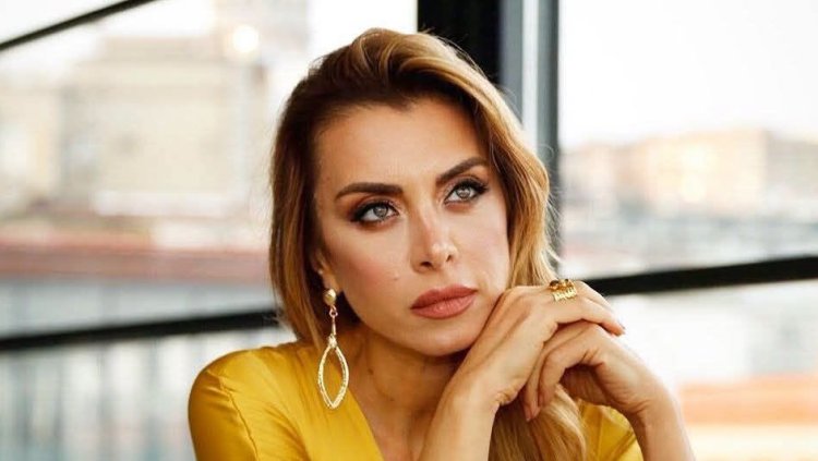 Promene u timu popularne serije: Neslihan Yeldan se vraća u Kizilcik Serbeti | Šerbet od brusnice, stigao i novi scenaristički tim