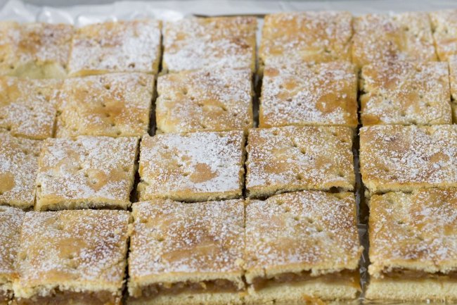 Kolač sa jabukama - domaći recept