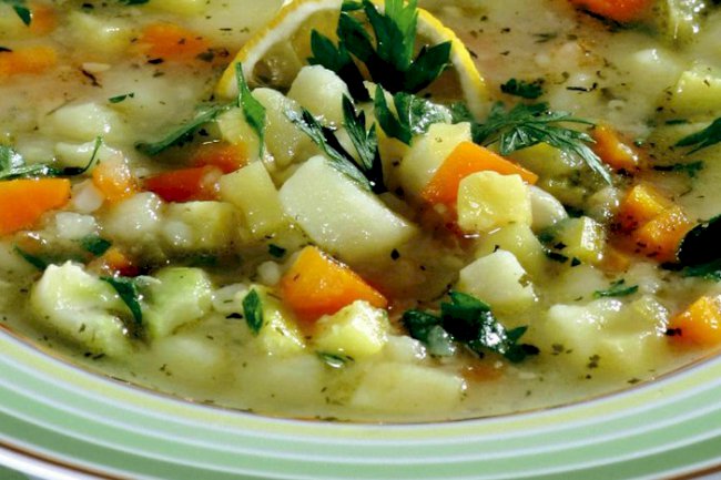Vegetarijanska supa sa Orzo testeninama – Turski Specijaliteti