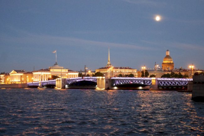 Bele Noći (Sankt Peterburg)  – Ruske Destinacije