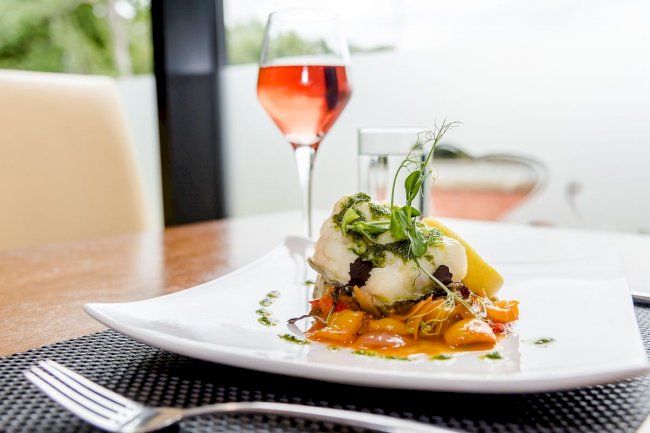 Šta treba da znamo o uparivanju vina sa hranom