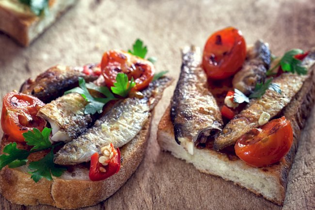 Sardine i paradajz na tostu