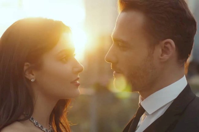 Hande Erçel i Kerem Bürsin oduševili i pre emitovanja serije Sen Çal Kapımı