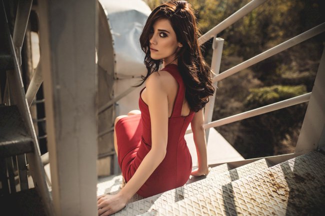 Nova serija Cansu Dere