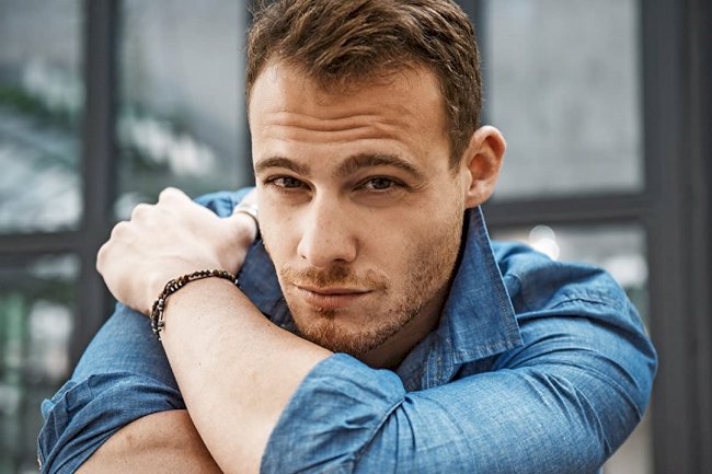 Turski glumac | Kerem Bursin |