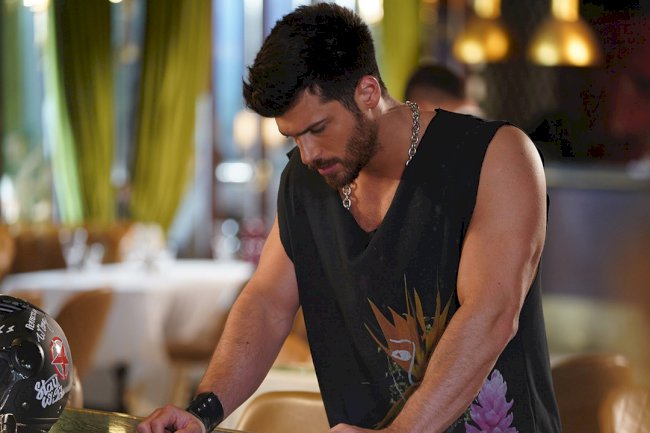 Can Yaman potpisao novi sponzorski ugovor (FOTO)