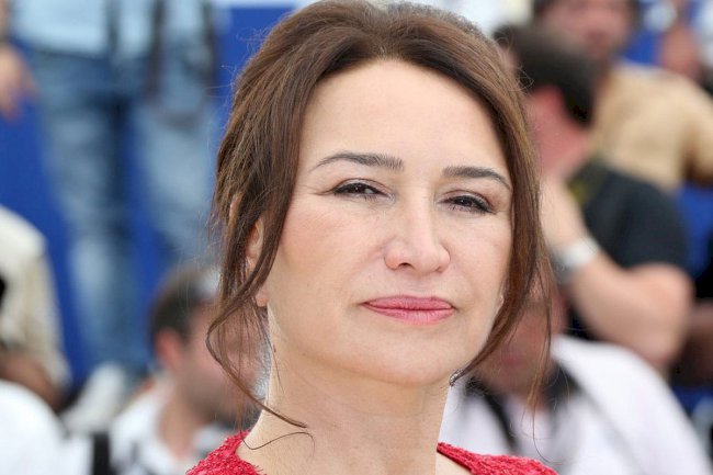 Demet Akbag u seriji Sahmeran