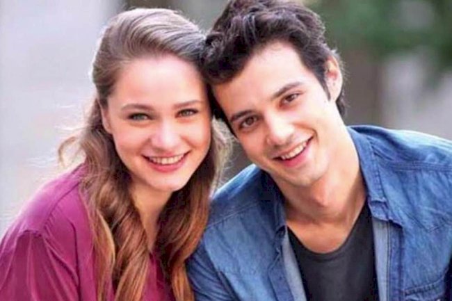 Afra Saracoglu i Mert Yazıcıoglu proslavili godišnjicu