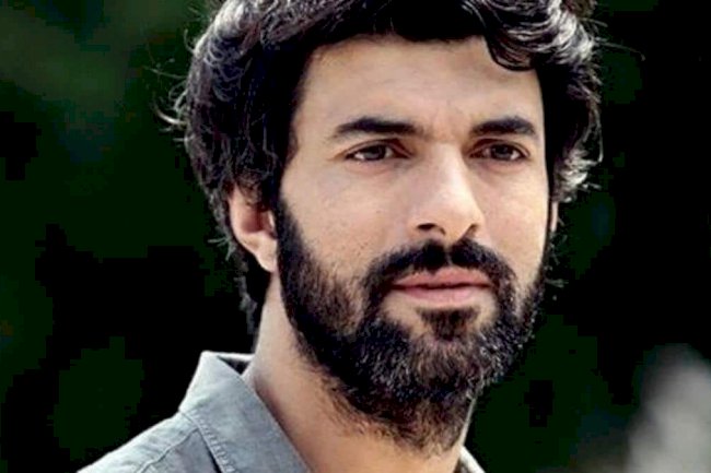 Glumac iz serije Sefirin Kizi, Engin Akyurek pohvaljen (FOTO)