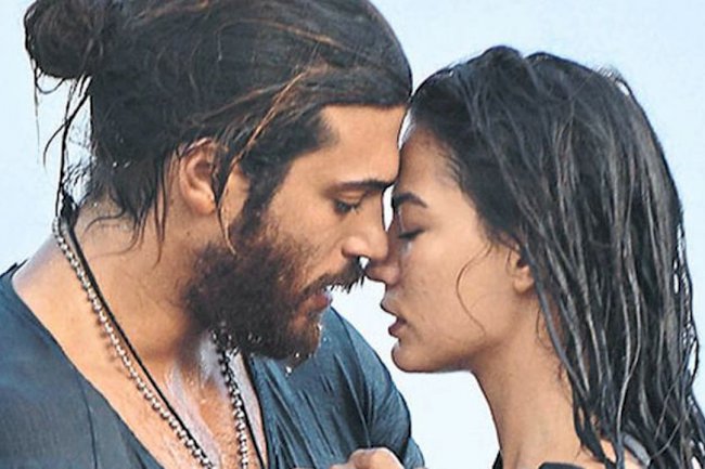 Demet Ozdemir i Can Yaman na istom ispitu (FOTO)