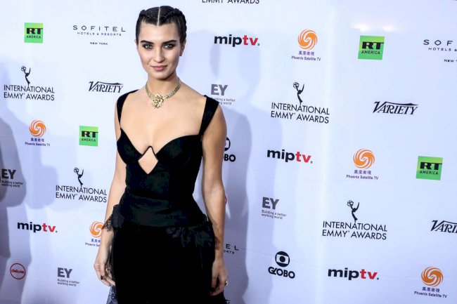 Tuba Buyukustun ne zaboravlja ponos od pre 6 godina! (VIDEO)