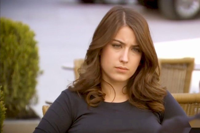 Hazal Kaya sa seta na set - uskoro u novoj seriji?