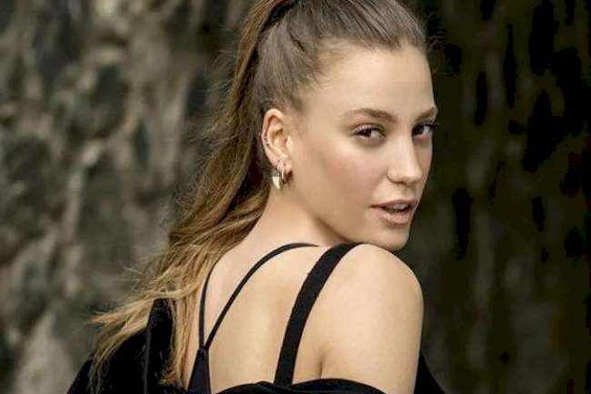 Serenay Sarikaya postala zaštitno lice džins brenda (FOTO)