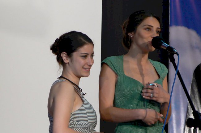 Deca Hazal Kaye i Nur Fettahoglu se igraju zajedno (FOTO)