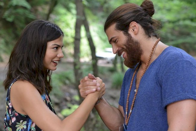 Serija Cana Yamana i Demet Ozdemir "Erkenci Kus" najprodavanija!