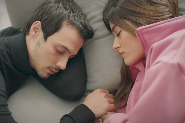 Turska serija Bir Annenin Gunahi | Majčin greh epizoda 4