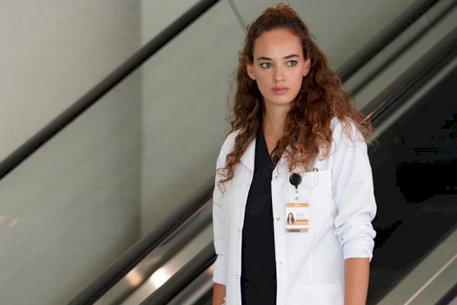 Seda Bakan se oprostila od serije Mucize Doctor