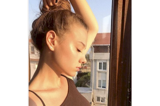„Nova Serenay Sarikaya“ u seriji Kirmizi Kamyon