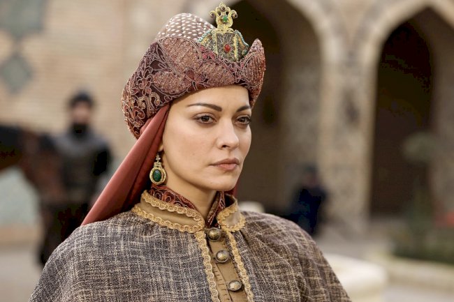 Sezin Akbasogullari u seriji Uyanis Buyuk Selcuklu