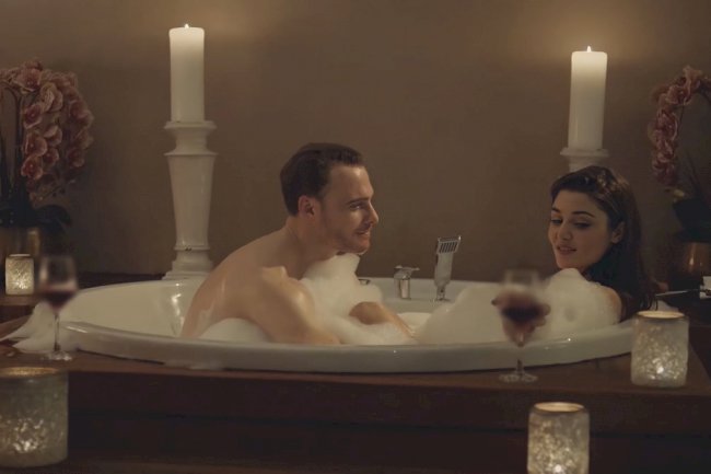 Kazna za Sen Cal Kapimi zbog „erotskih scena“!