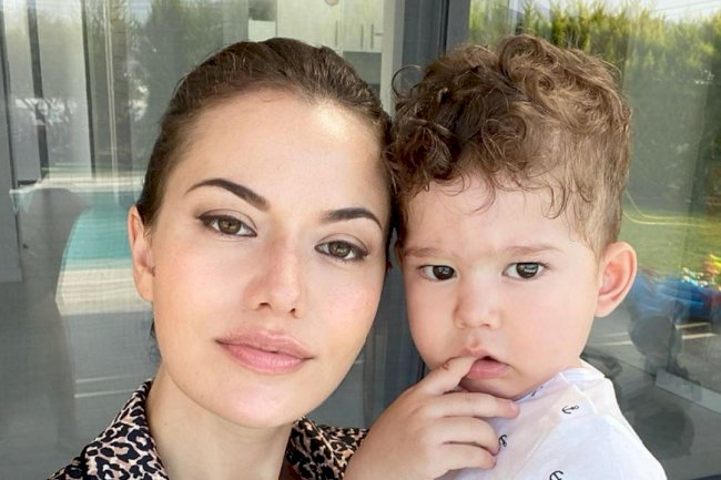 Na koga vam liči Karan Ozcivit, mamu ili tatu? (FOTO)