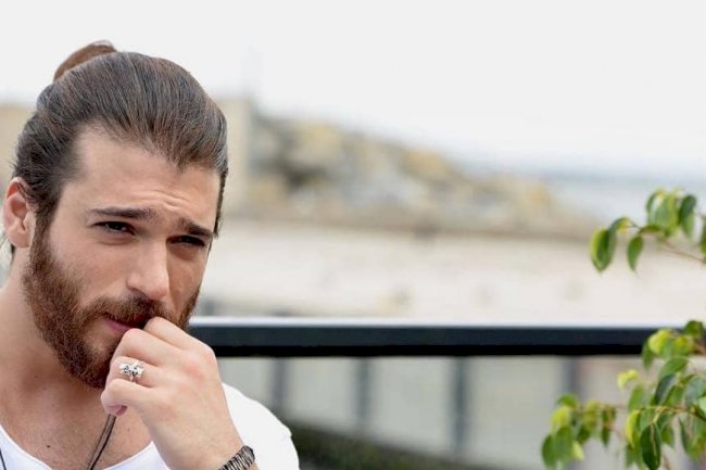 Can Yaman još jednom pokazao izvajano telo (FOTO)